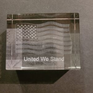 United States of American Flag 3D Suspension Etched Glass Paperweight